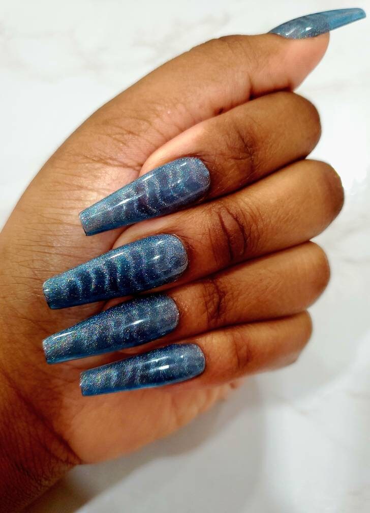 Blue Magnetic Waves Press-On Nails